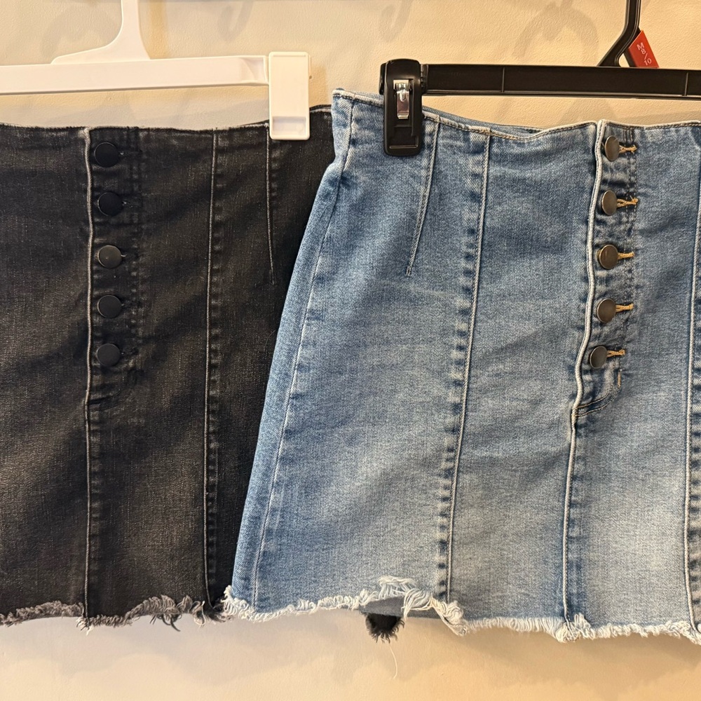 Altar'd State Two-Tone Button-Front Denim Mini Skirts - Black & Light Blue